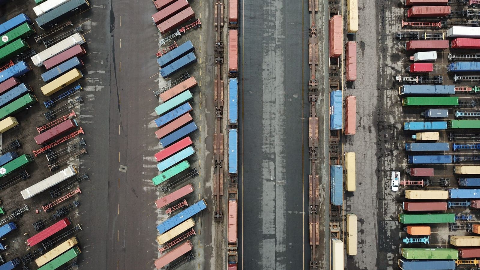 Sea–Air Freight: Cutting Transit Time Without Paying Full Air Rates